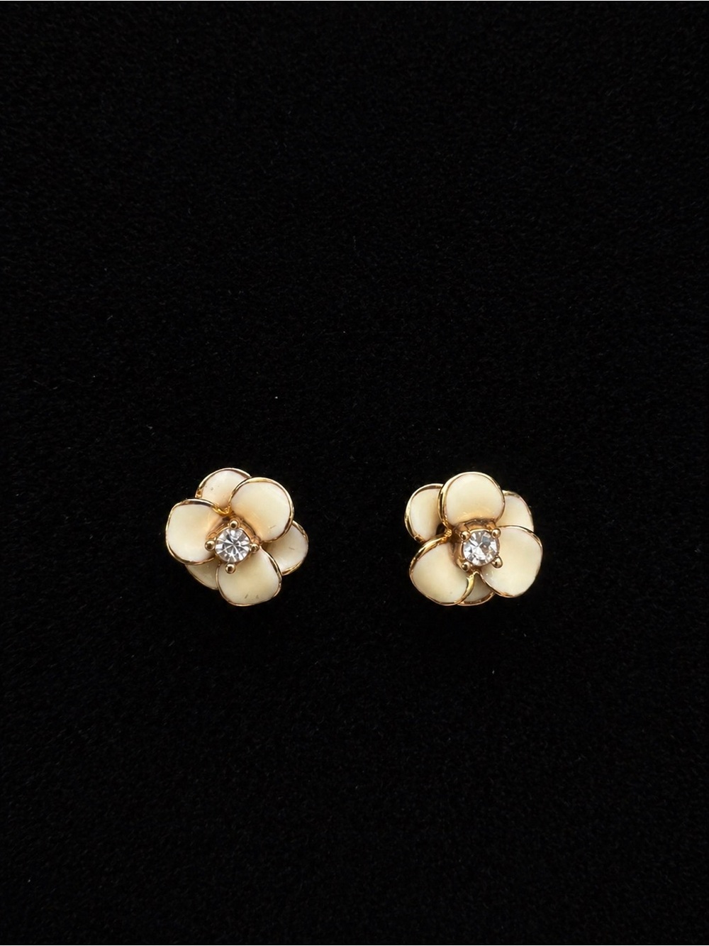 kate spade Cream Enamel Flower Stud Earrings with Crystal Center
